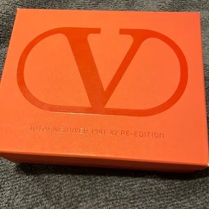 Valentino Red Crossbody. Perfect condition. Rarely used. Original box, dust bag